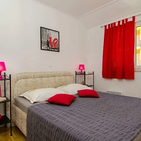 Apartment Dani *